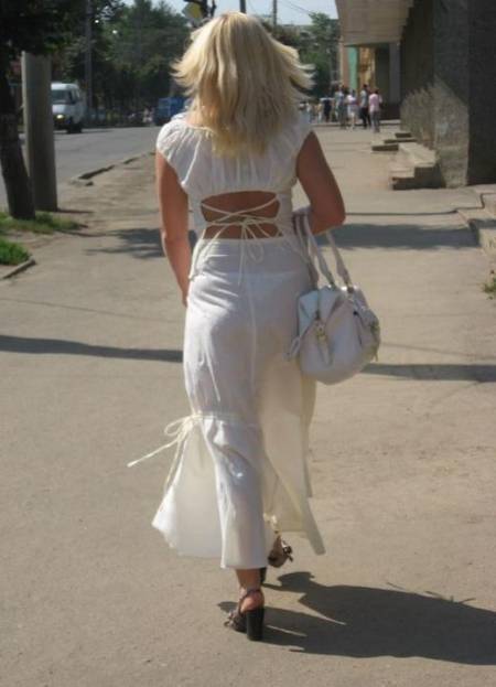 фото девушки в прозрачном и обтягивающем